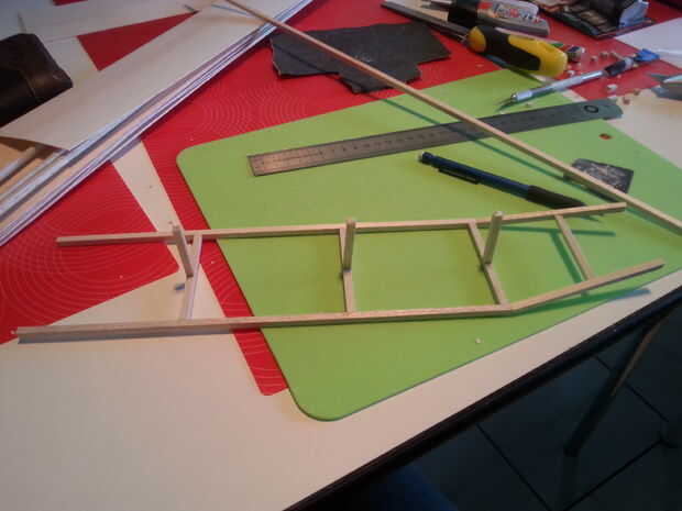 Crear su propio planeador de madera balsa! / Paso 1: El fuselaje