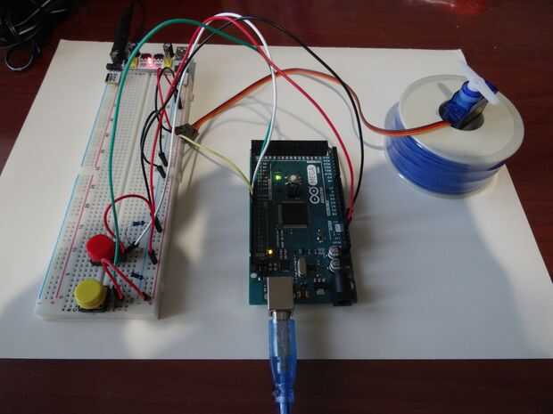 programar servo motor arduino