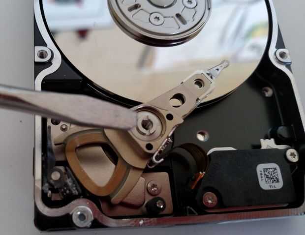 Как разобрать двигатель hdd