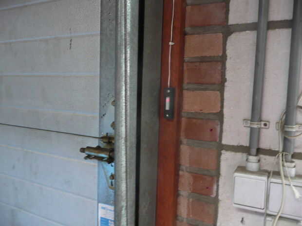 El abridor de puertas de garaje de iButton (Arduino) / Paso 9: Instalar