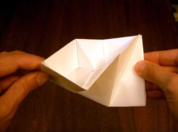 El Monte De Tres Cartas Un Monedero Origami Paso 7