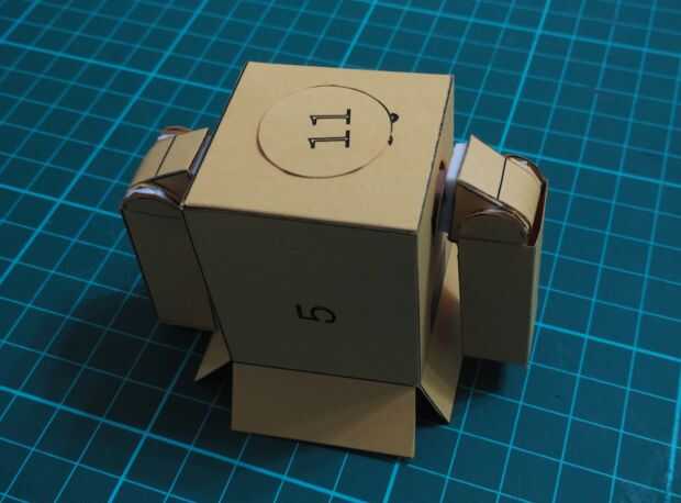 Robot De Cartón En Danboard Paso 1 Montaje